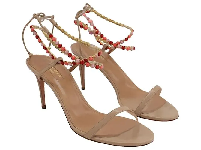 Aquazzura Livia 75 Sandalias con pedrería en piel beige 