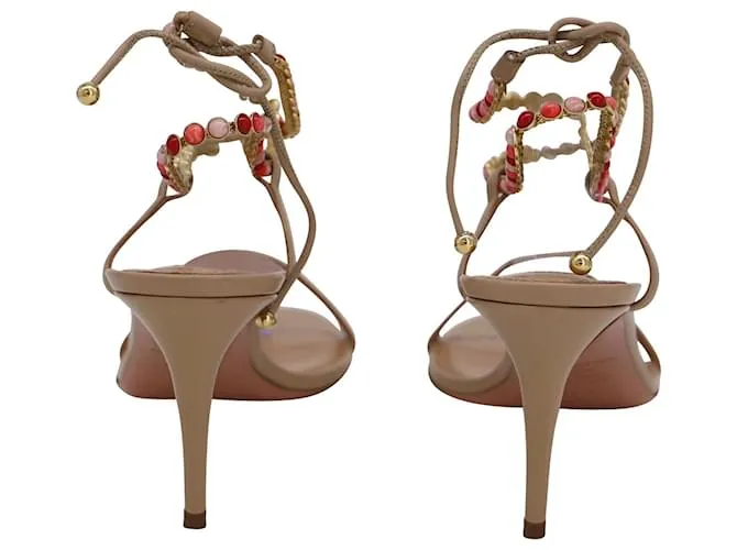 Aquazzura Livia 75 Sandalias con pedrería en piel beige 