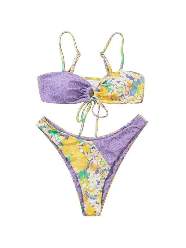 Bikinis con cordones y recortes con estampado irregular