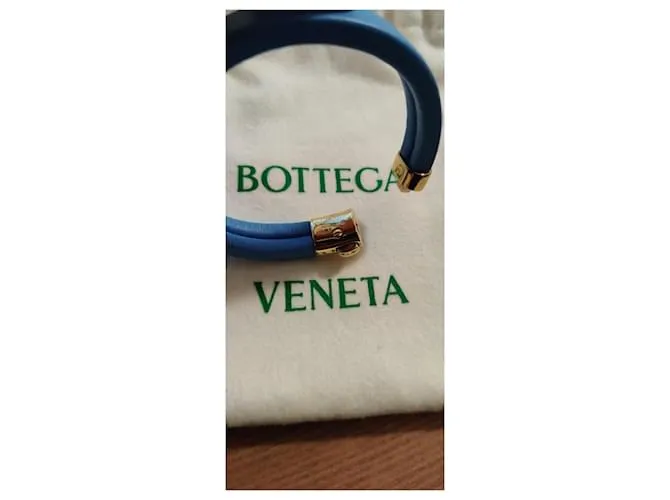 Bottega Veneta correa de cuero azul cielo y oro Azul claro Gold hardware 