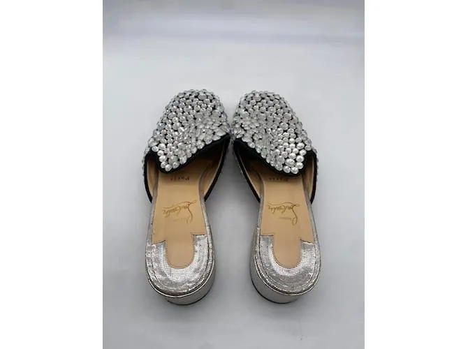 CHRISTIAN LOUBOUTIN Mules y zuecos T.UE 39 Resplandecer Plata 