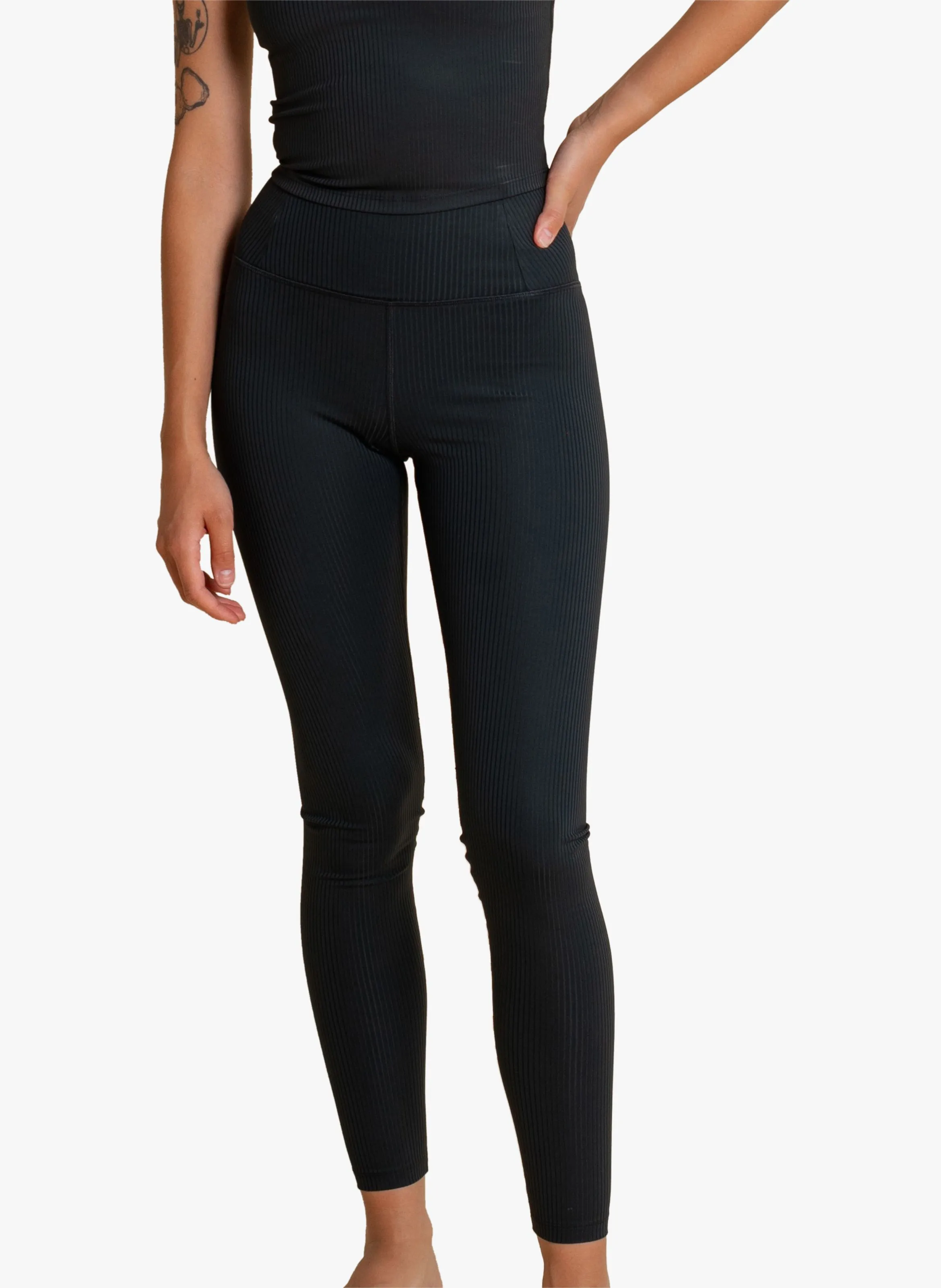 GIRLFRIEND COLLECTIVE Legging deportivo de canalé en negro