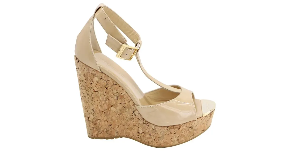 Jimmy Choo Pelá 121 Cuña de corcho peep-toe con correa en T en charol nude Carne 