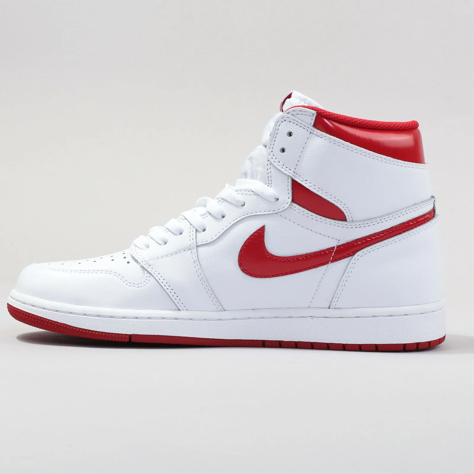 Jordan Air Jordan 1 Retro High OG "Metallic Red"