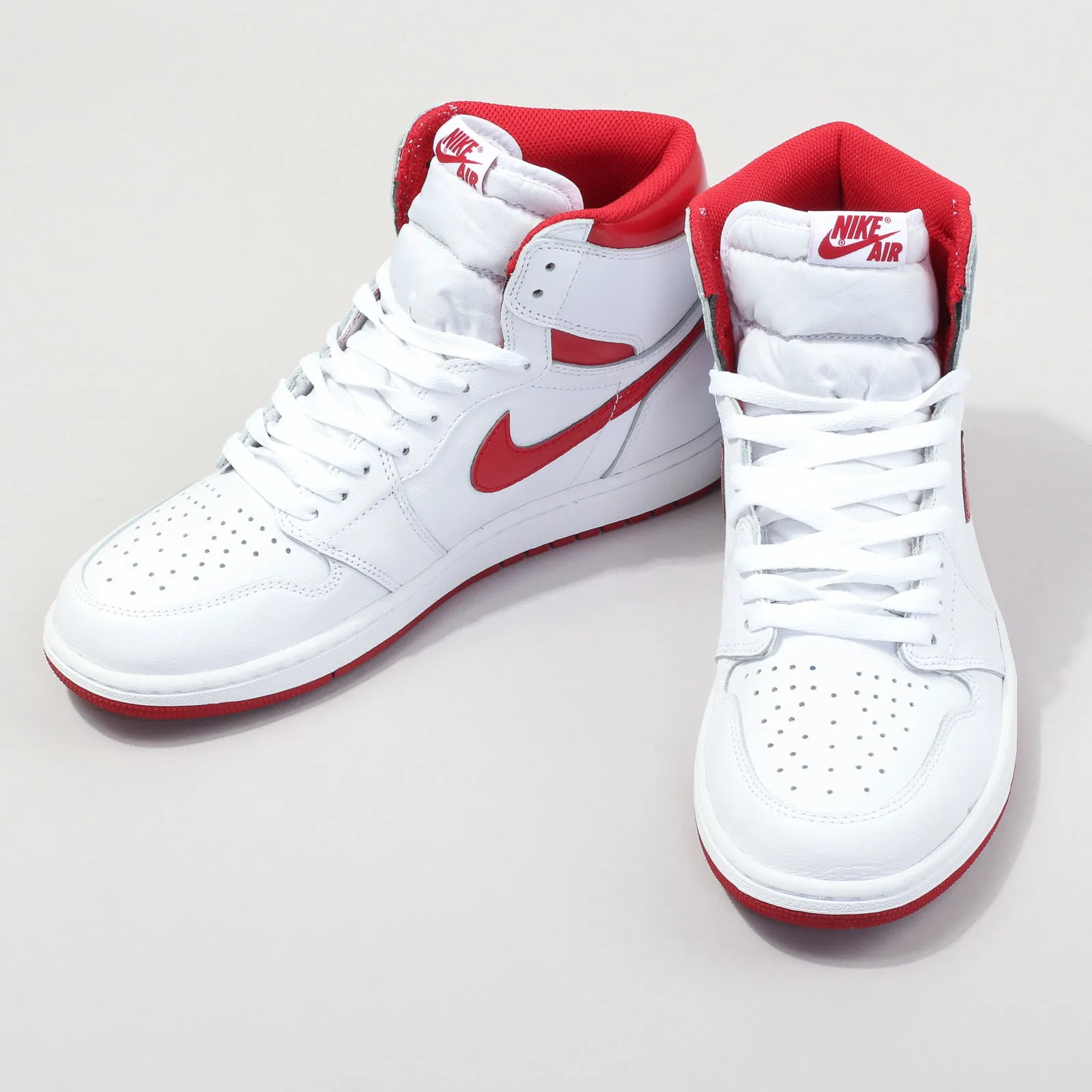 Jordan Air Jordan 1 Retro High OG "Metallic Red"