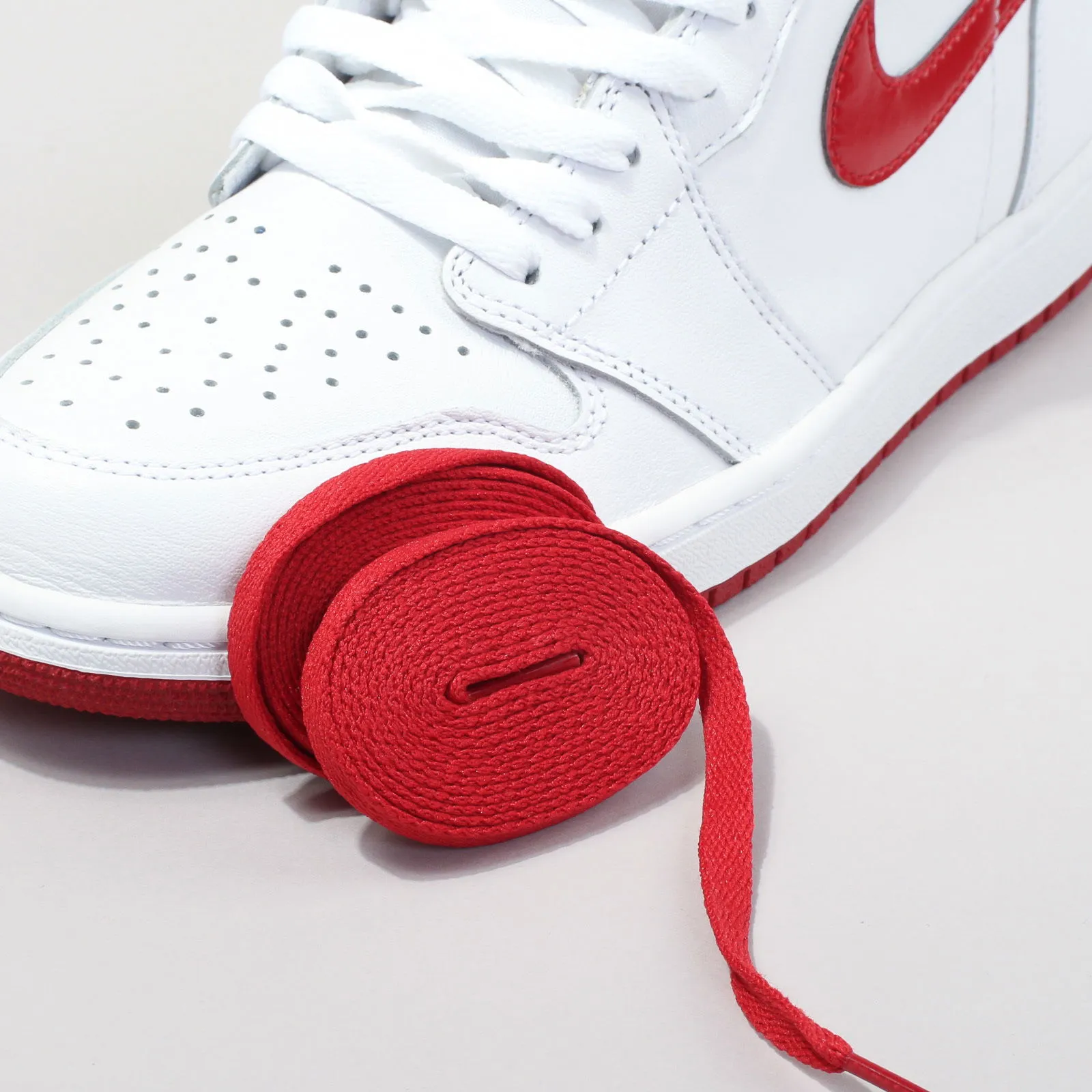 Jordan Air Jordan 1 Retro High OG "Metallic Red"