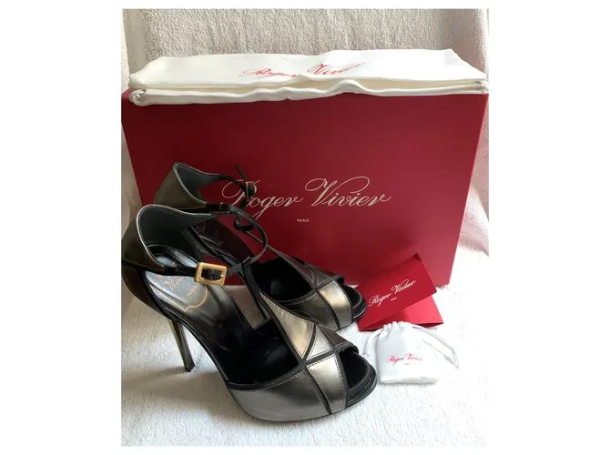 Roger Vivier Sandalias altas piel metalizada Metálico 