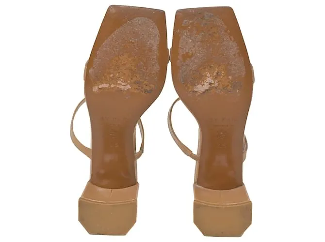 Sandalias By Far Tanya en piel de becerro patentada beige 