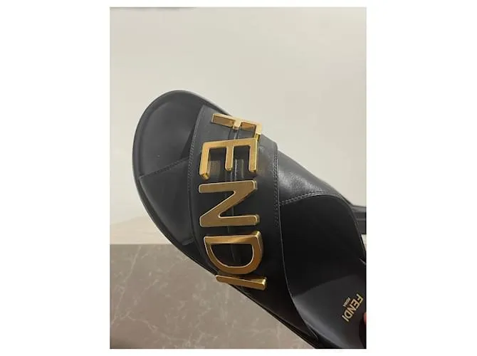 Sandalias FENDI T.EU 38 Piel Negro 