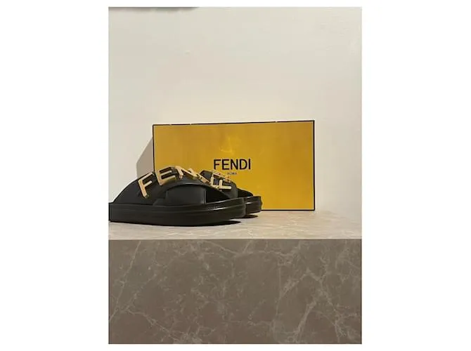 Sandalias FENDI T.EU 38 Piel Negro 