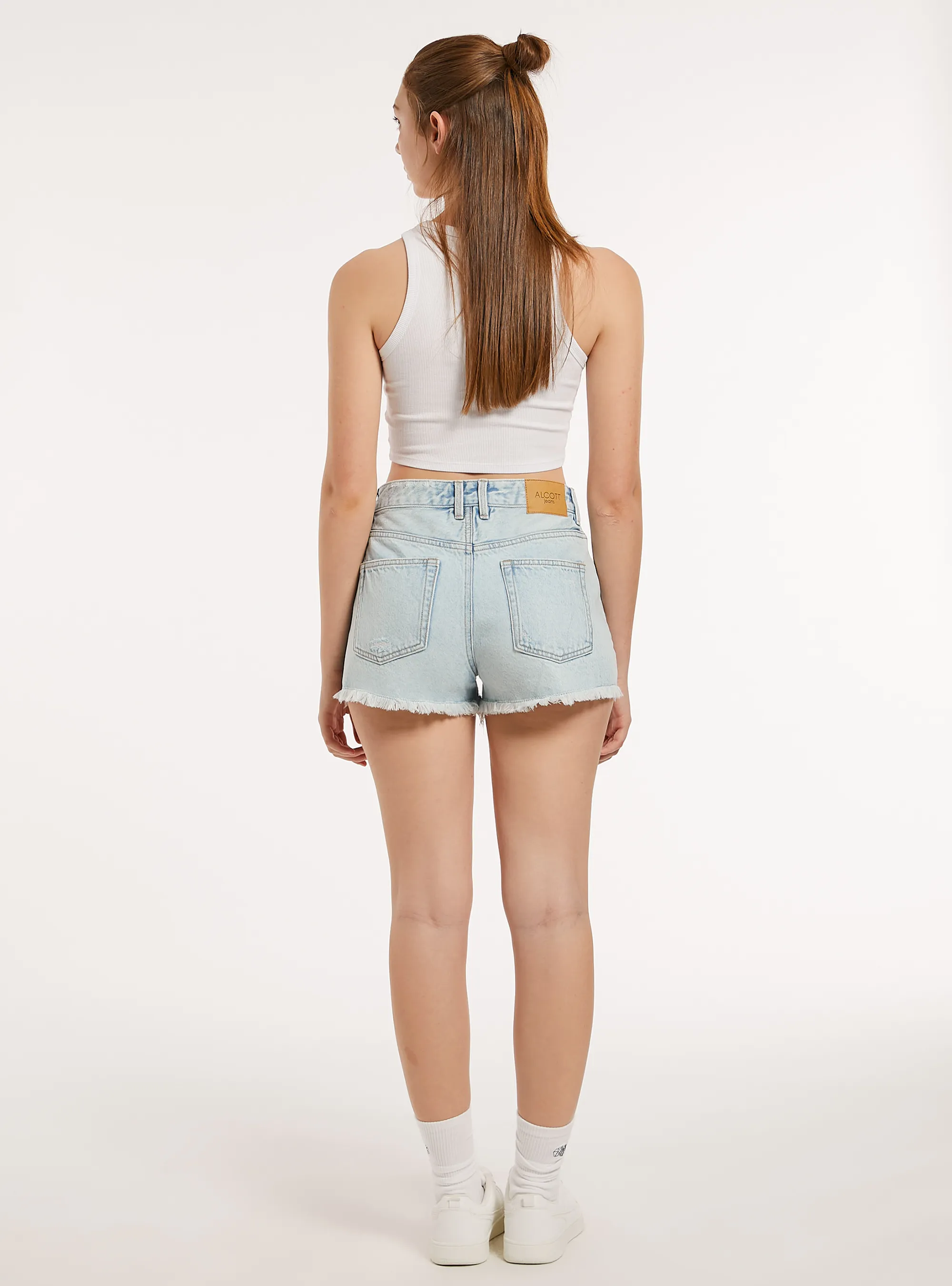 Shorts in denim con rotture